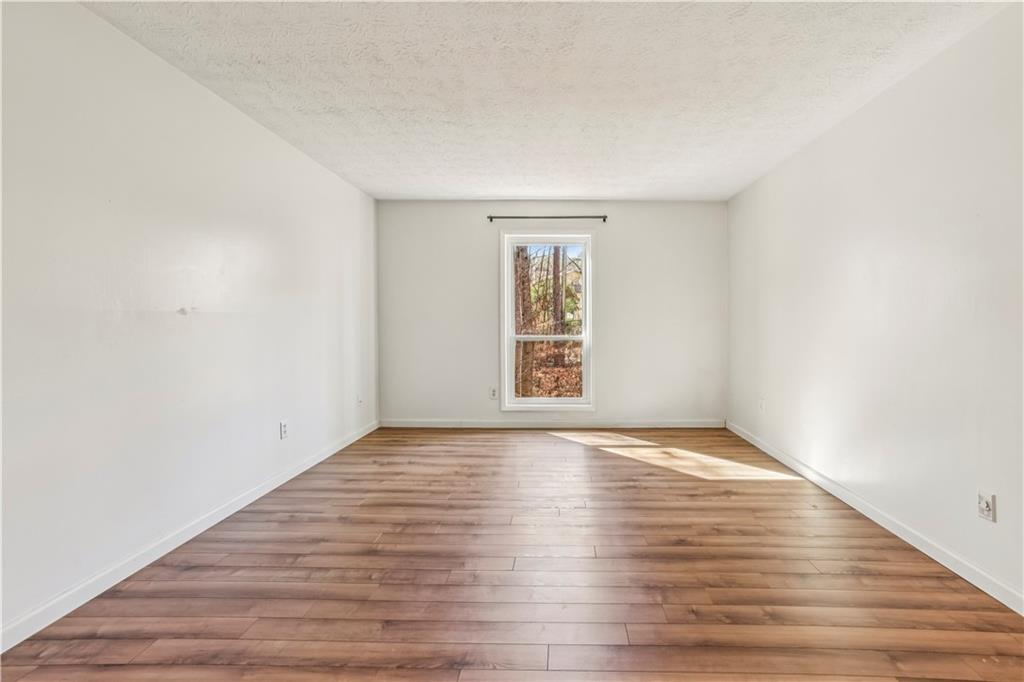 1503 Woodcliff Drive NE