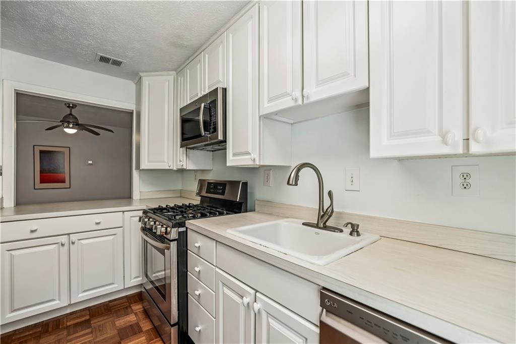 1503 Woodcliff Drive NE