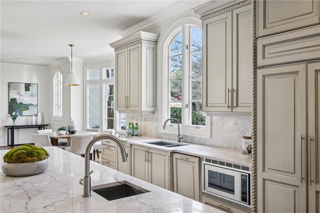 82 Blackland Road NW