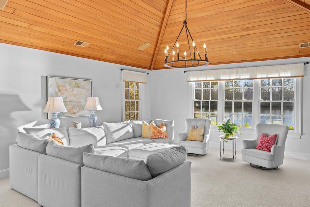 2950 Rivermeade Drive NW