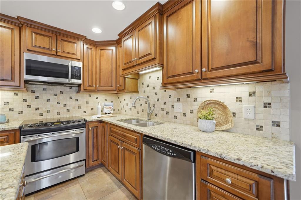 320 Sea Holly Circle