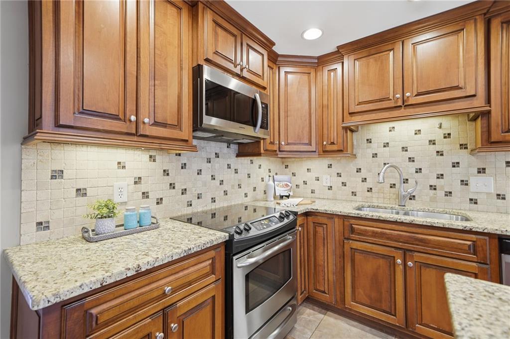 320 Sea Holly Circle