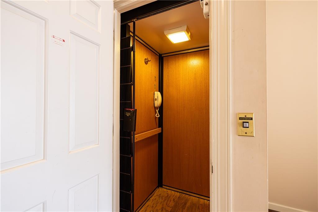 650 Moores Mill Road Square Unit 27