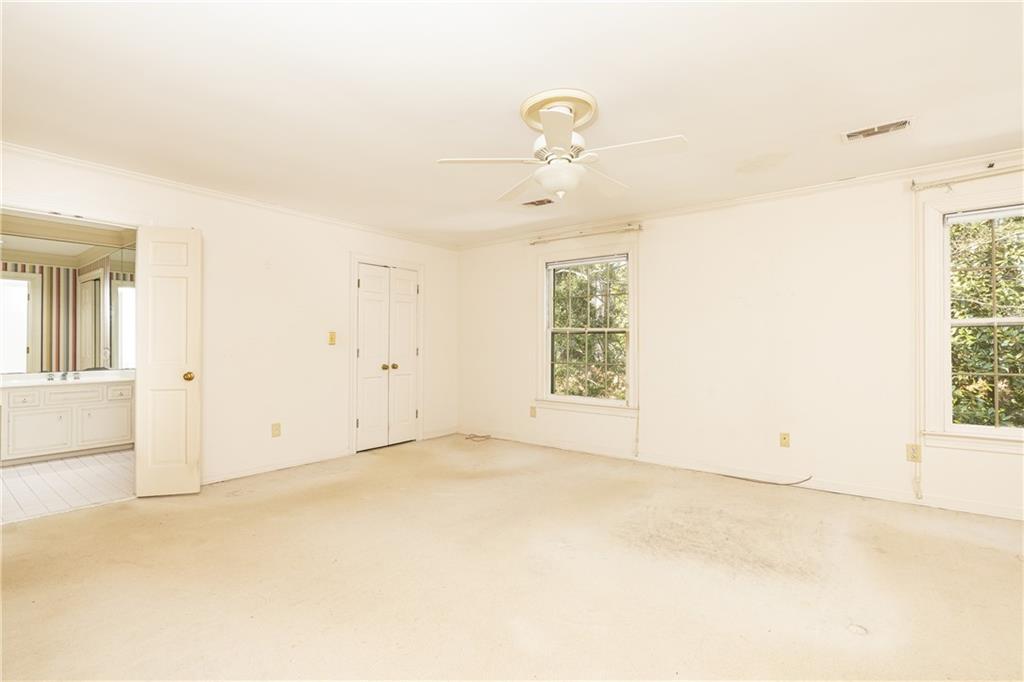 650 Moores Mill Road Square Unit 27