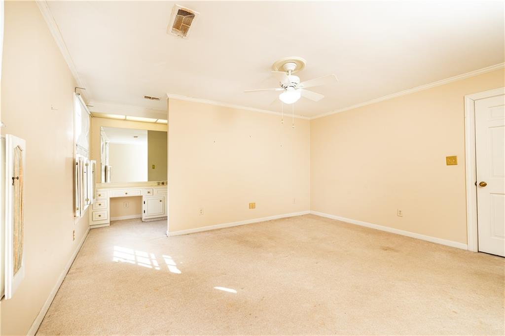 650 Moores Mill Road Square Unit 27