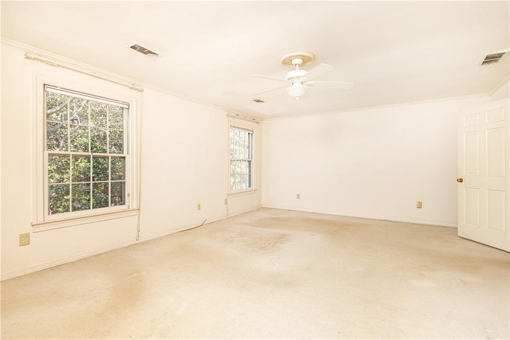 650 Moores Mill Road Square Unit 27