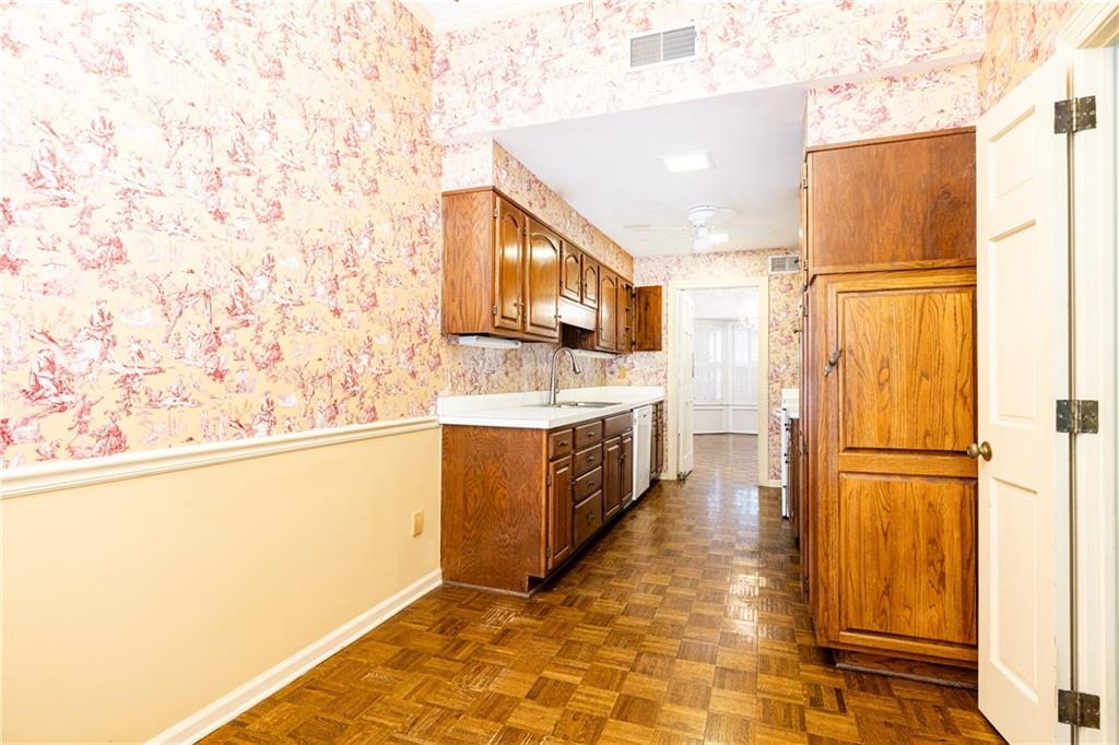 650 Moores Mill Road Square Unit 27