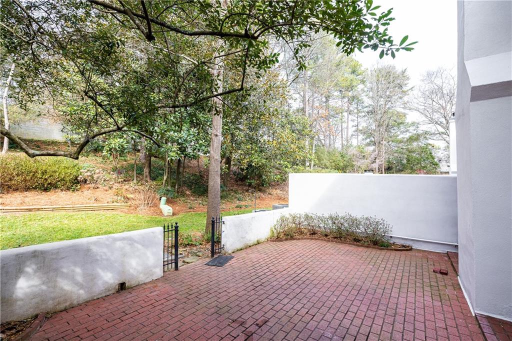 650 Moores Mill Road Square Unit 27