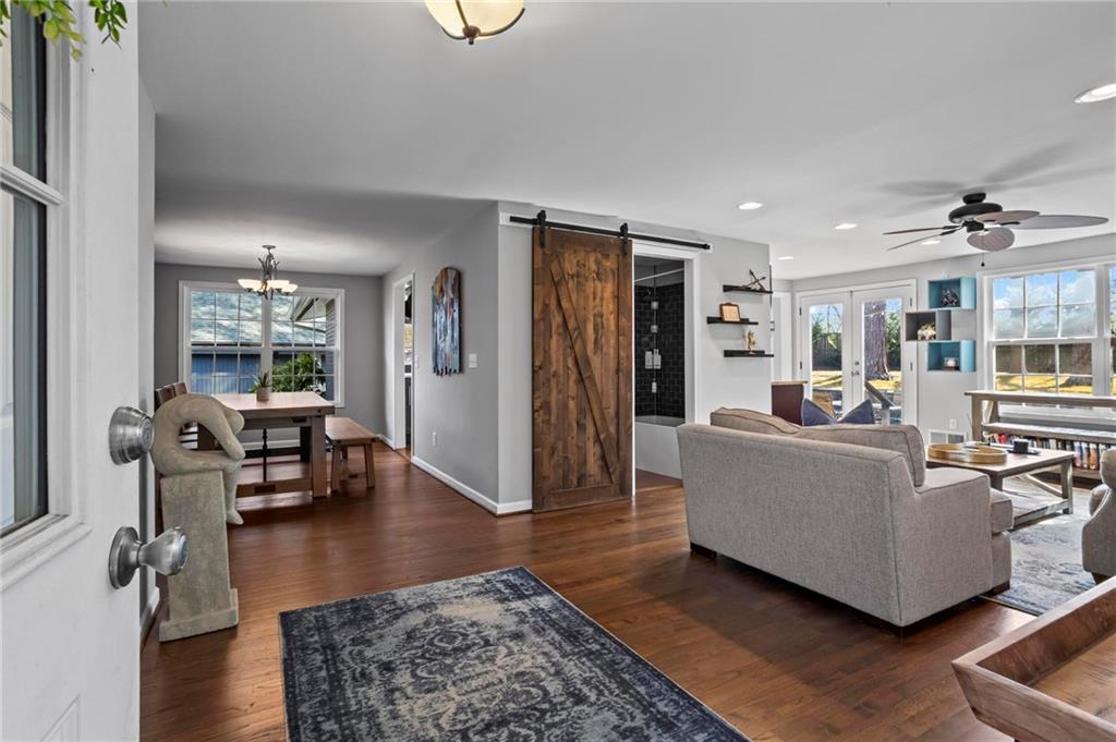 2102 Fairway Circle NE