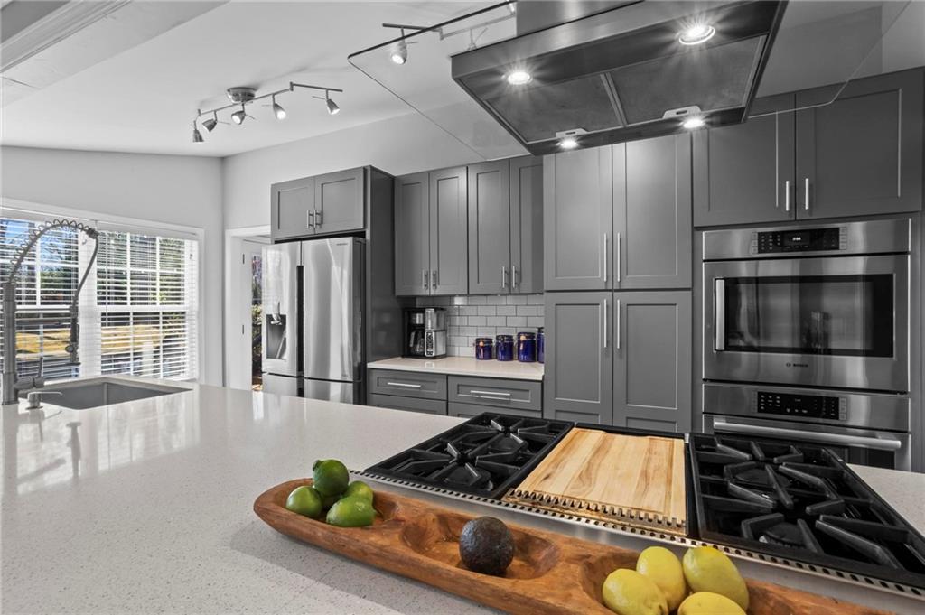 2102 Fairway Circle NE