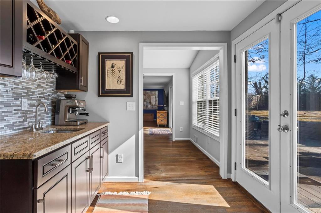 2102 Fairway Circle NE