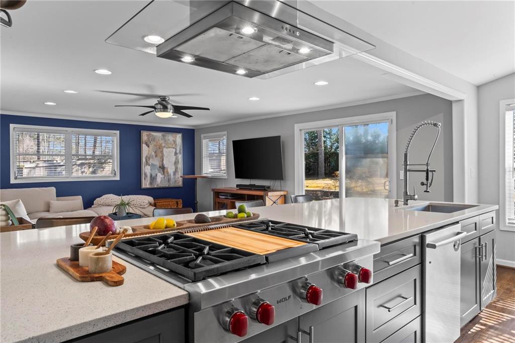 2102 Fairway Circle NE