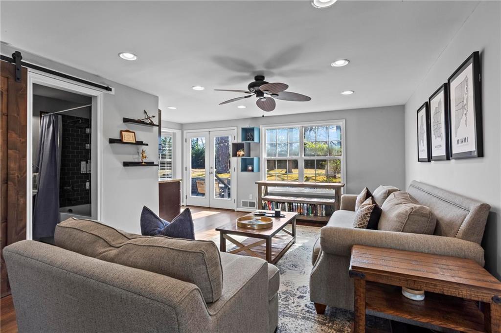 2102 Fairway Circle NE