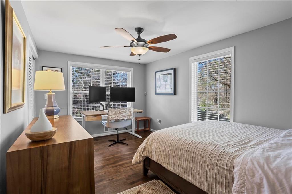 2102 Fairway Circle NE