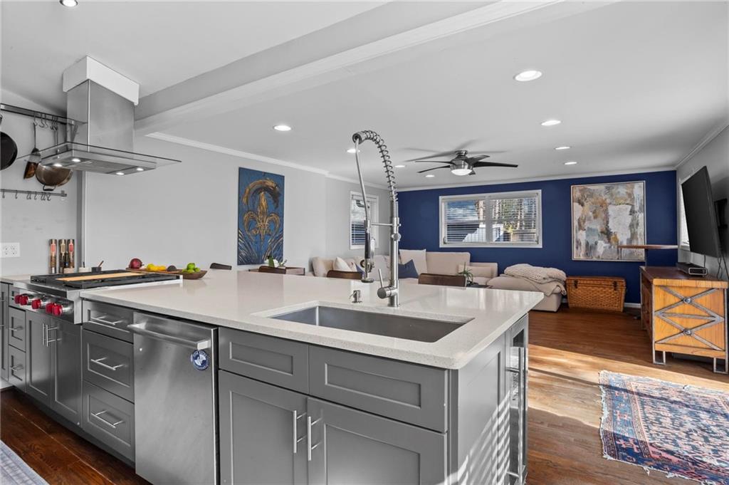 2102 Fairway Circle NE