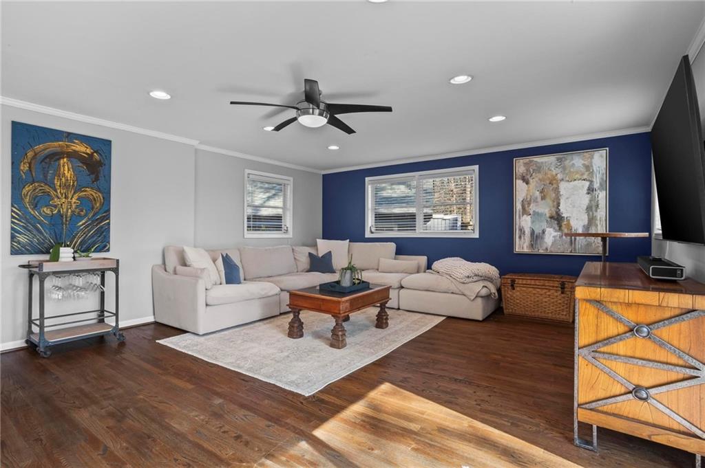 2102 Fairway Circle NE