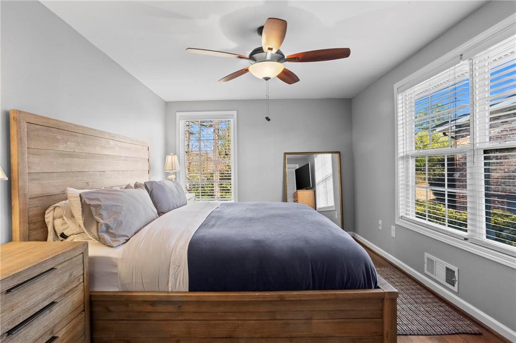 2102 Fairway Circle NE