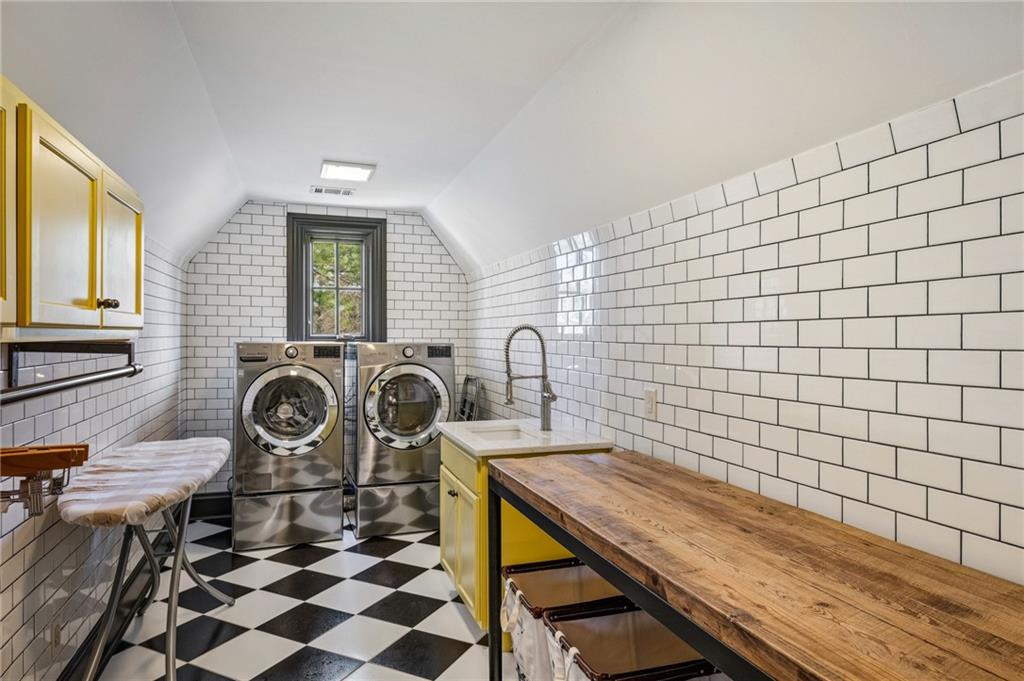 3849 Brandy Station Court SE