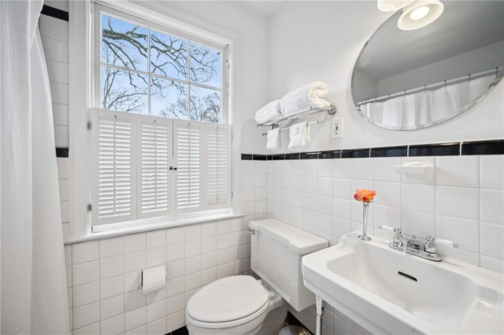 1838 Meredith Drive NW