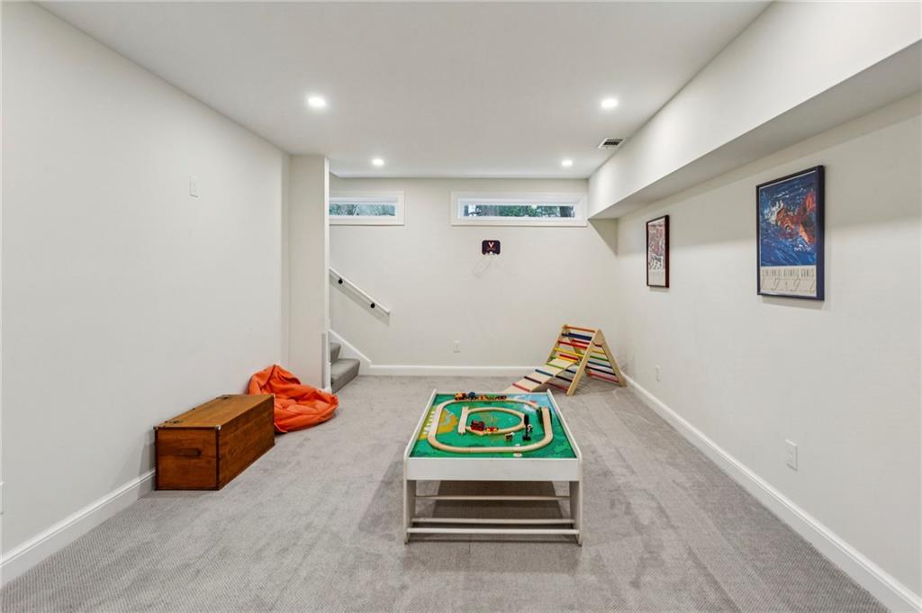 734 Woodley Drive NW