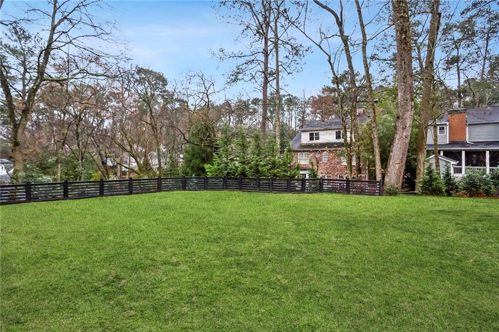 734 Woodley Drive NW