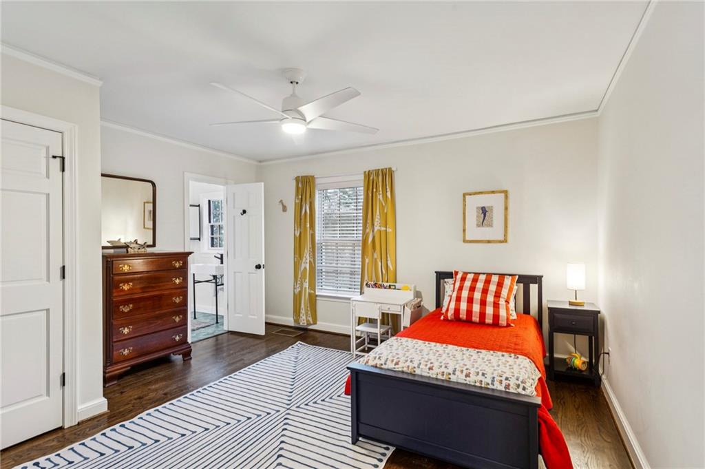 734 Woodley Drive NW