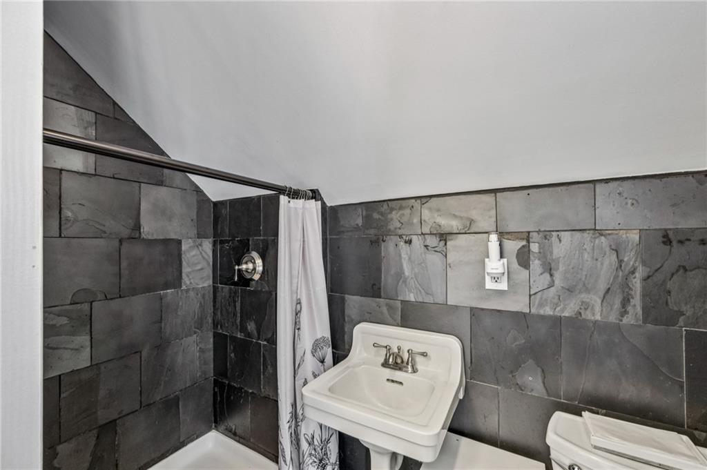 1899 Anjaco Road NW Unit 1