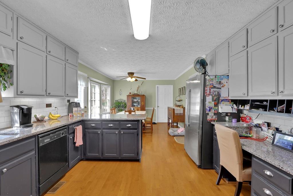 2385 Waterton Ridge Trail