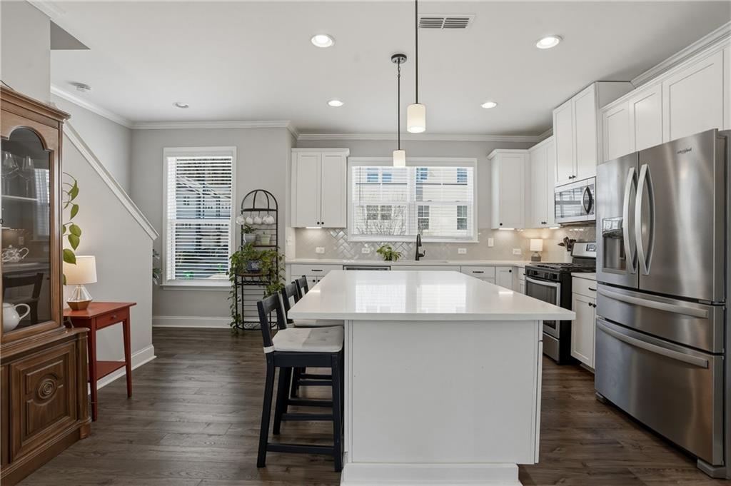 1614 Falcon Crest Way