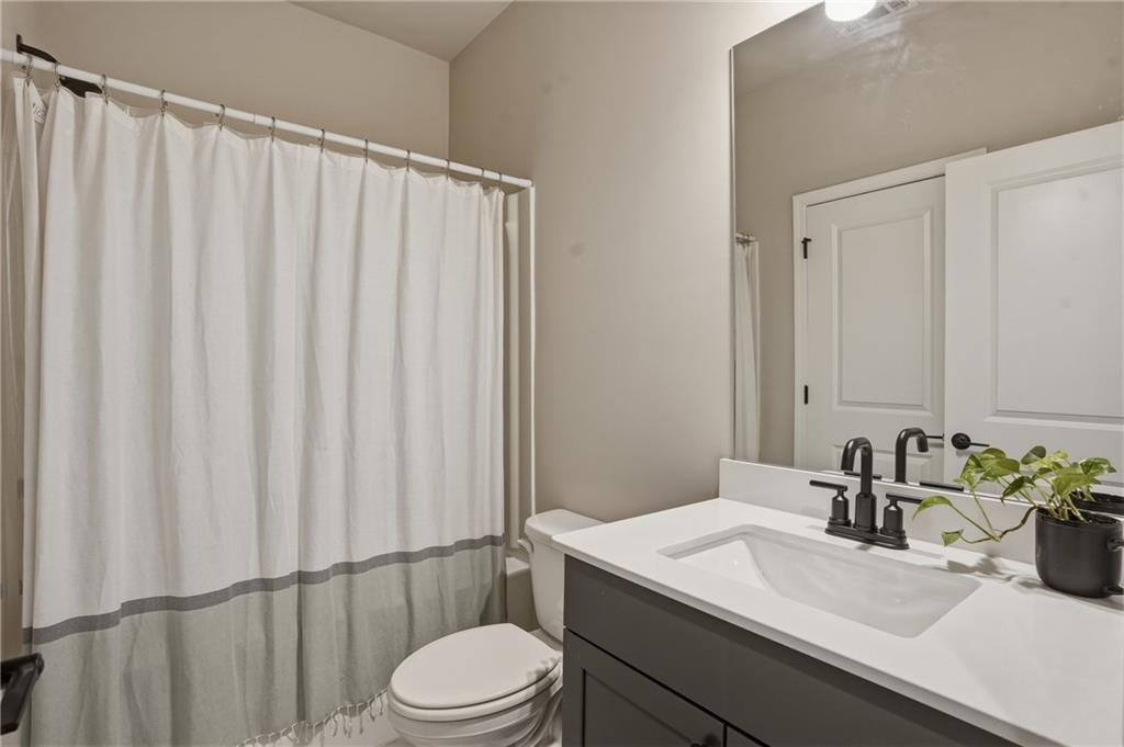 1614 Falcon Crest Way