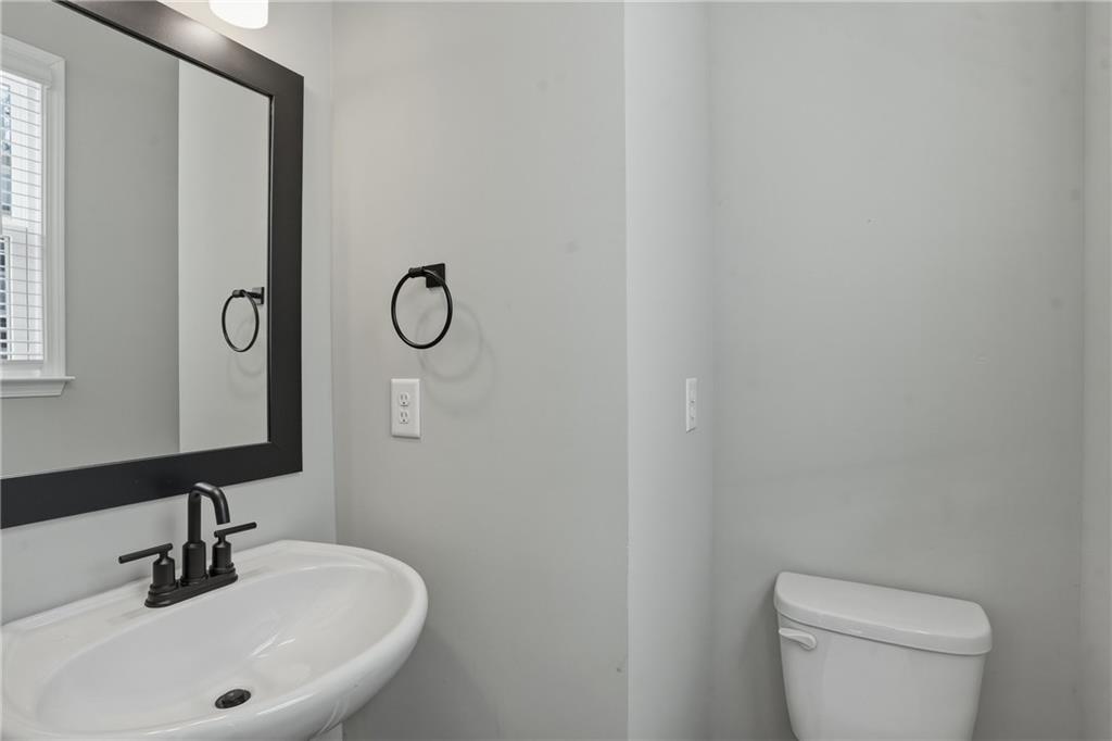 1614 Falcon Crest Way