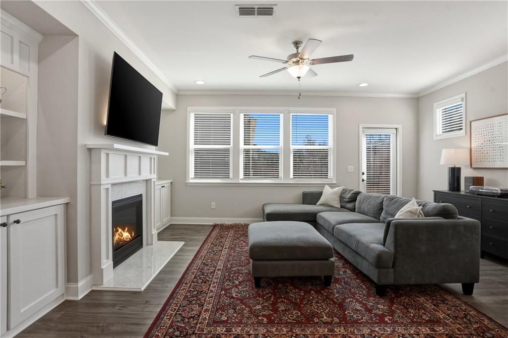 1614 Falcon Crest Way