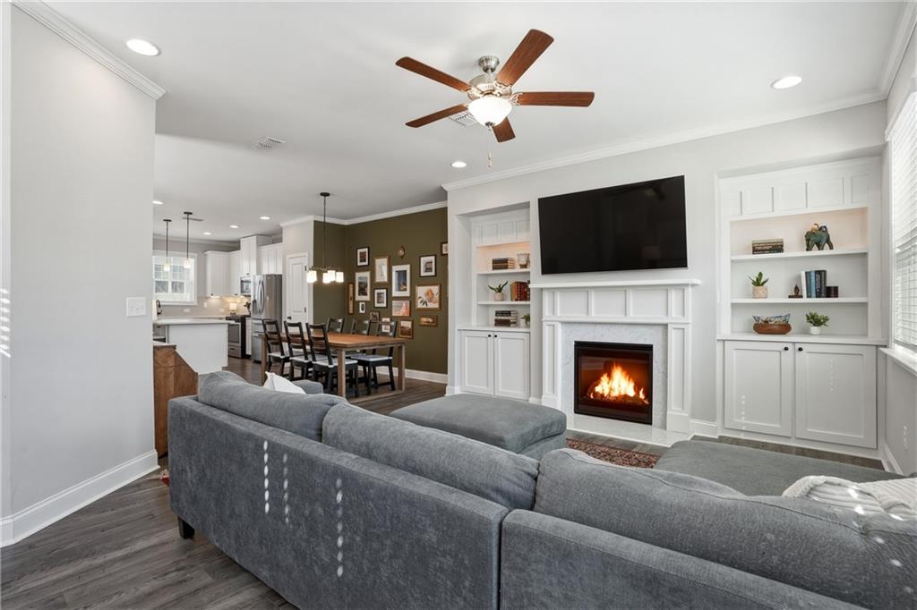 1614 Falcon Crest Way