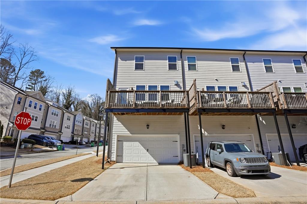 1614 Falcon Crest Way