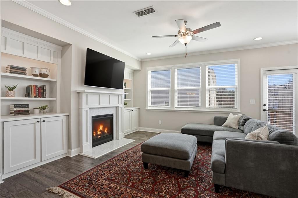 1614 Falcon Crest Way