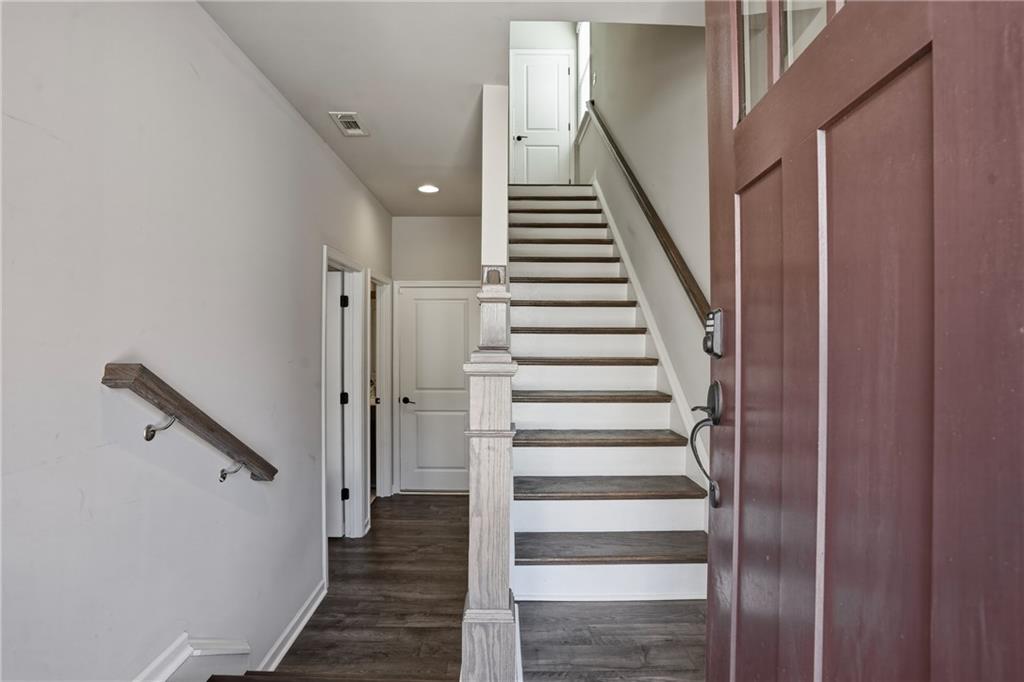 1614 Falcon Crest Way