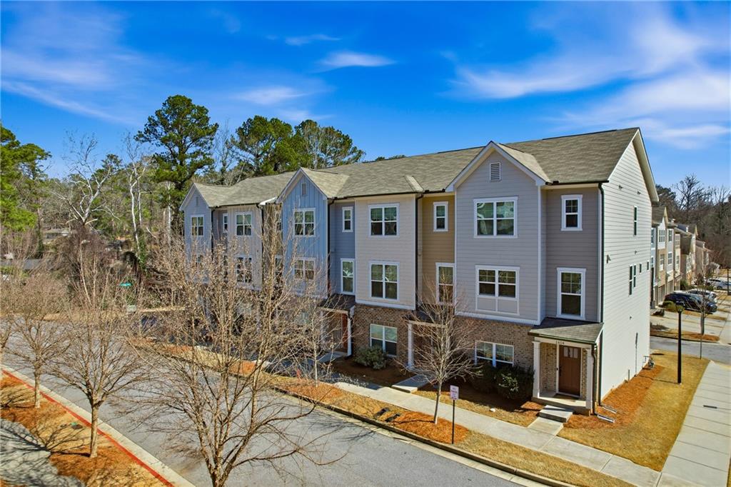 1614 Falcon Crest Way