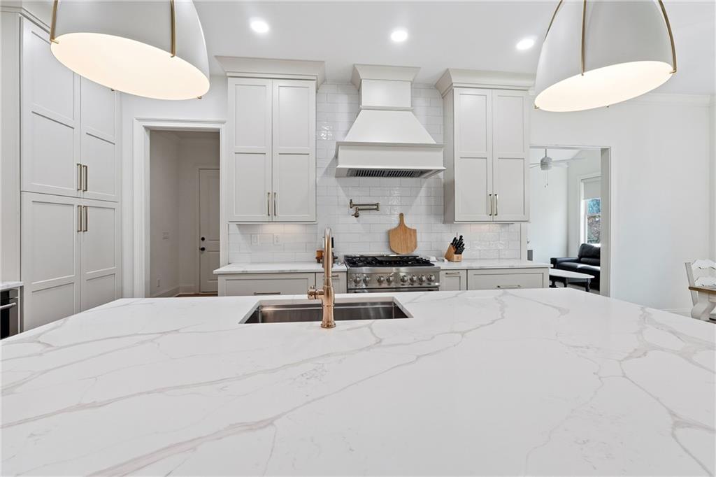 2139 Mcfarlin Lane