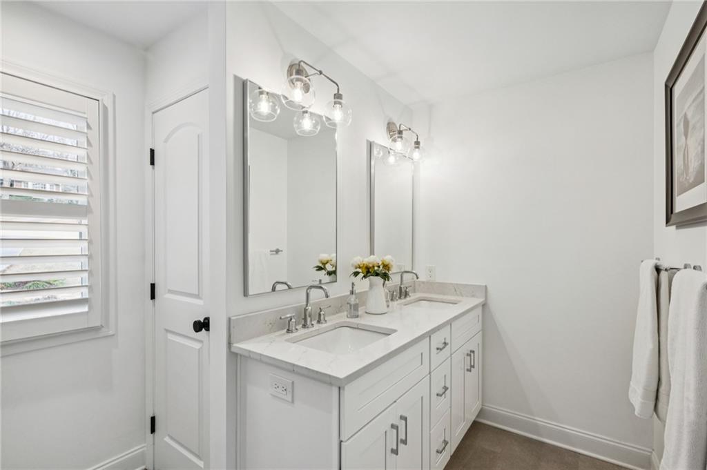 540 Chateaugay Lane NE