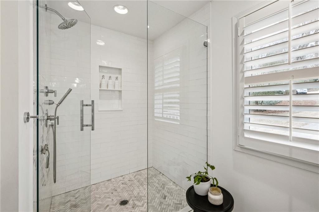 540 Chateaugay Lane NE