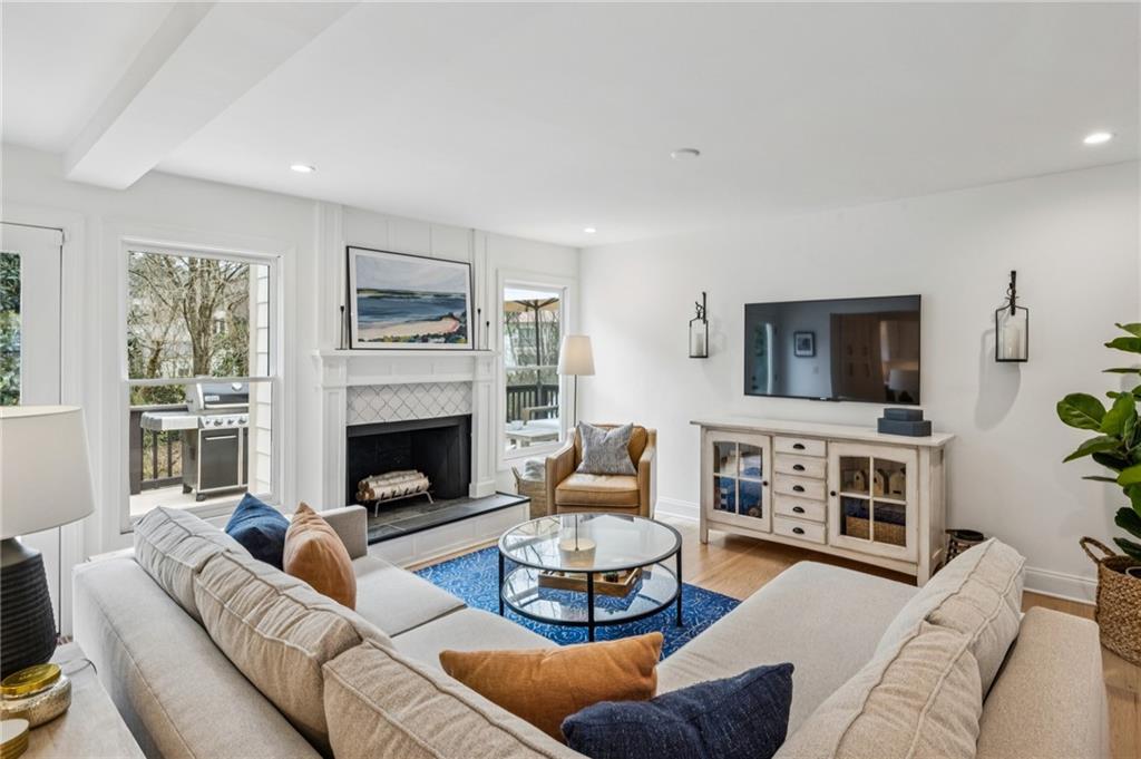 540 Chateaugay Lane NE