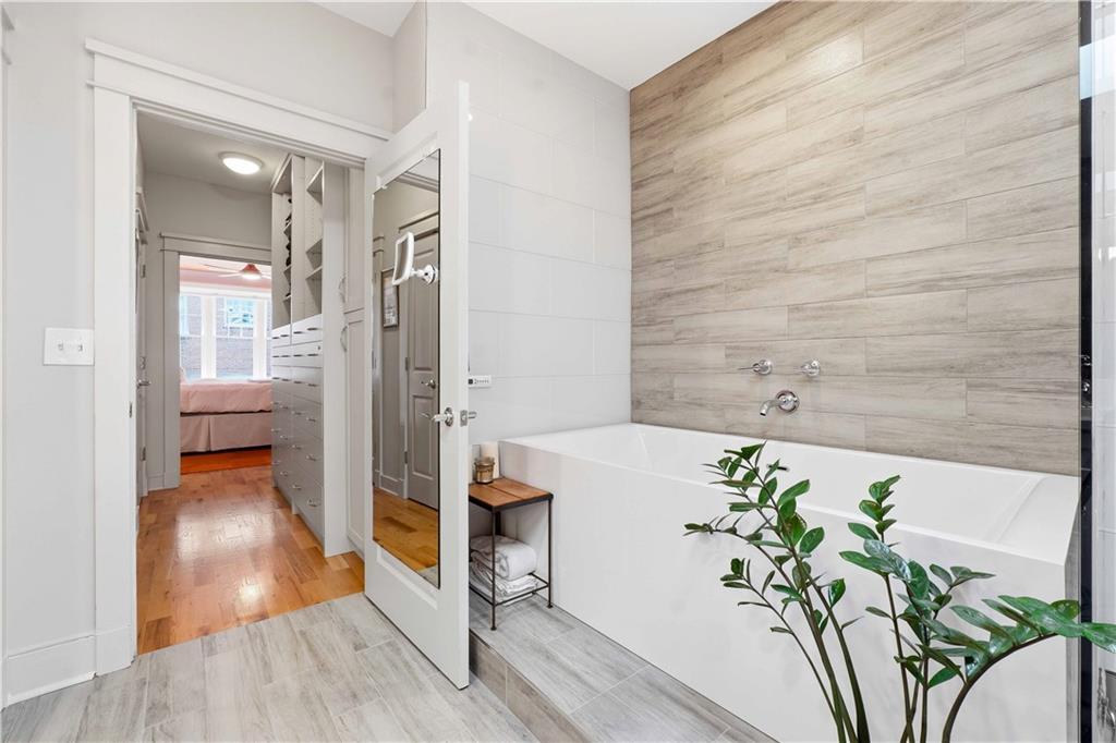 273 12th Street NE Unit 420