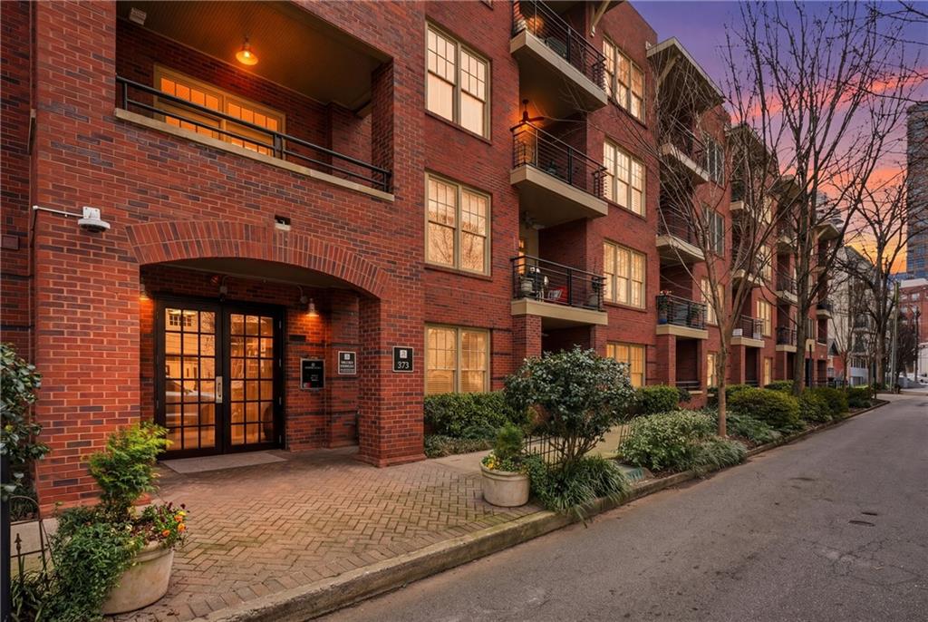 273 12th Street NE Unit 420