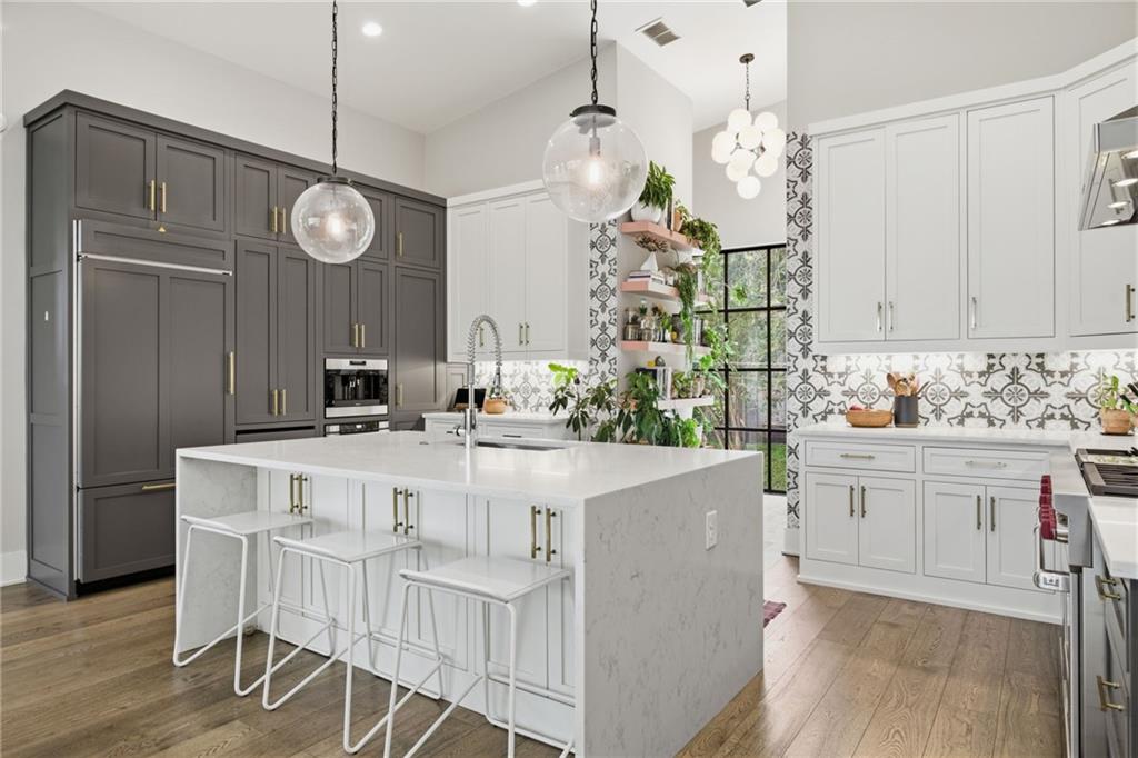 571 Overbrook Drive NW