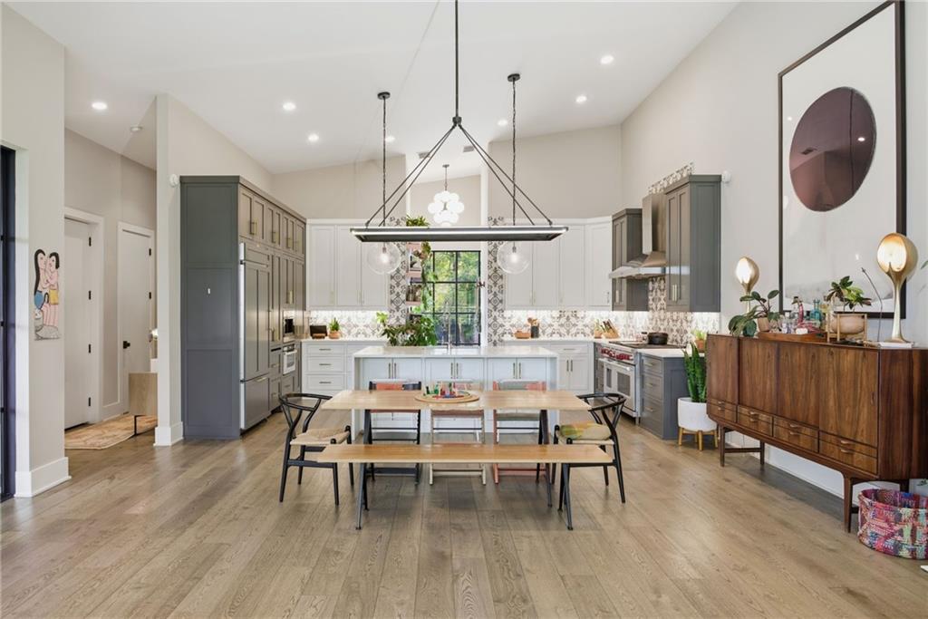 571 Overbrook Drive NW