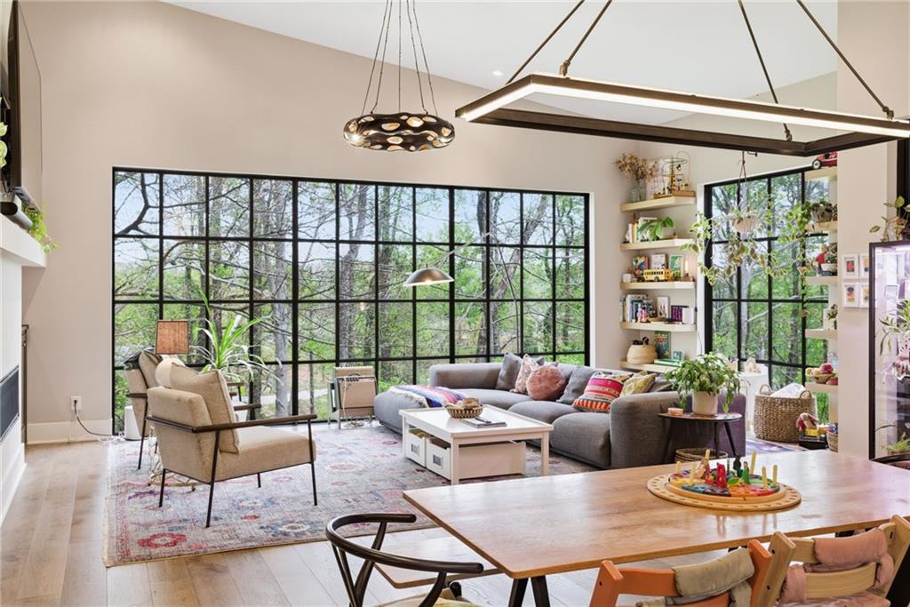 571 Overbrook Drive NW