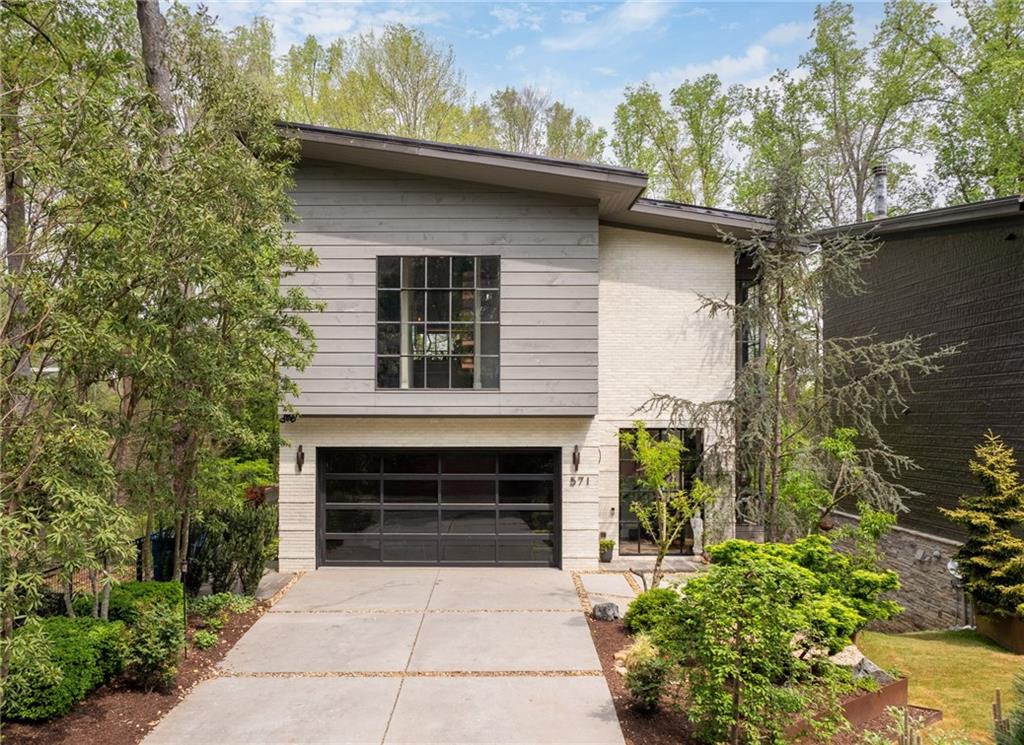 571 Overbrook Drive NW