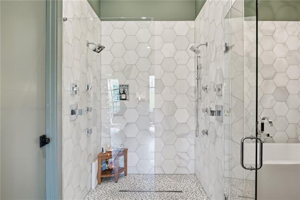 571 Overbrook Drive NW