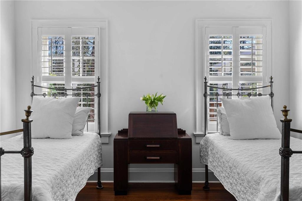 183 E Wesley Road NE