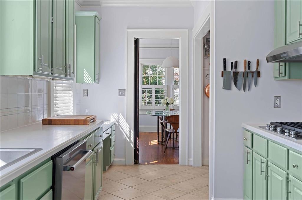 183 E Wesley Road NE